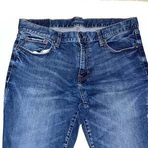 Aeropostale Men  distressed jeans in W 34x32